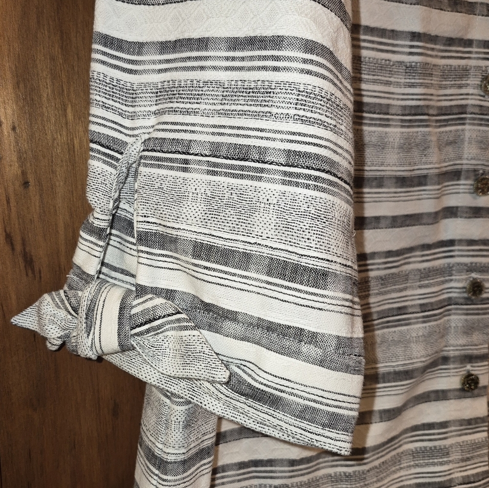 Nwt's Anne Klein Vintage Linen Blend V Neck Button Up Blouse Womens Sz Medium - Picture 4 of 4